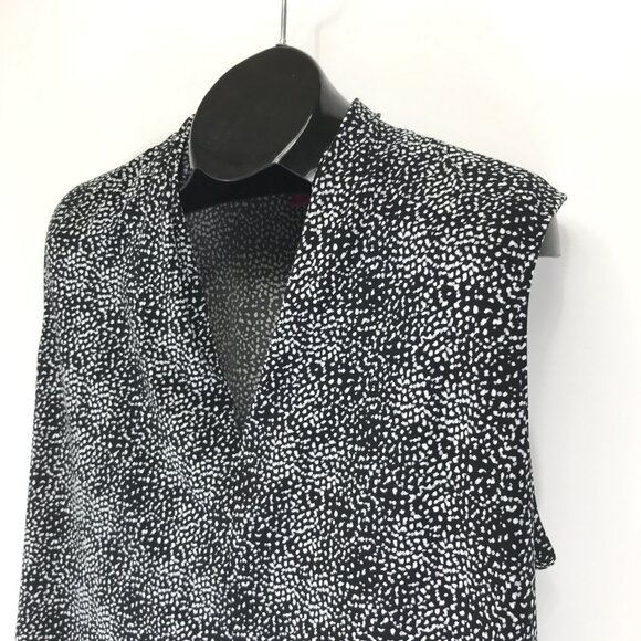 Vince Camuto Sleeveless V-Neck Blouse Women's Plus Size 2X Dot Print Career - Picture 3 of 10